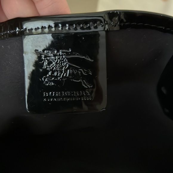 Burberry Handbag Tote ๐ - Picture 5 of 13